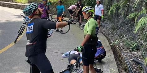 一自行车赛女选手坠崖