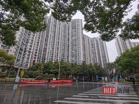 上海一小区起诉前物业获赔4000万