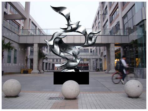 上海制作不锈钢雕塑生产厂家