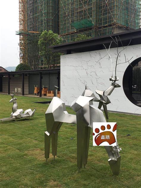 上海古典园林不锈钢雕塑