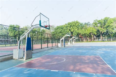 上海嘉定区有免费的篮球场吗