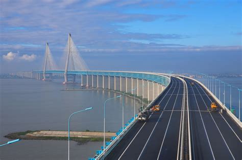 上海路桥建设