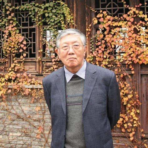 上海83岁作家张秋生