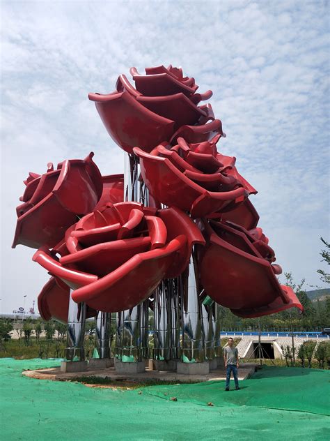 不锈钢玫瑰雕塑