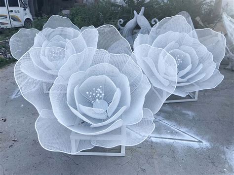 不锈钢花型雕塑