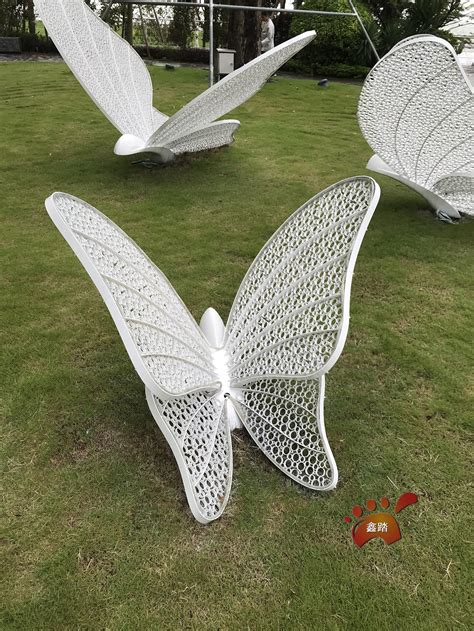 不锈钢蝴蝶鹿雕塑厂家