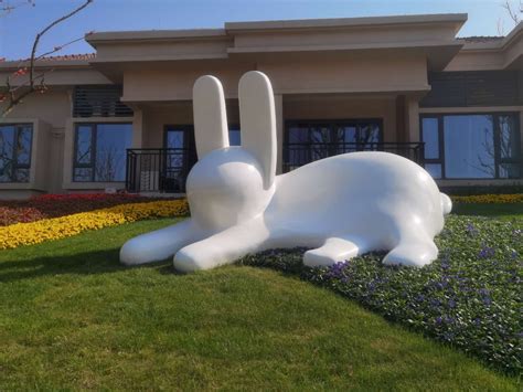 东莞兔子玻璃钢雕塑