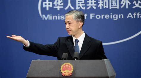 中国外交部回应美国外交人员