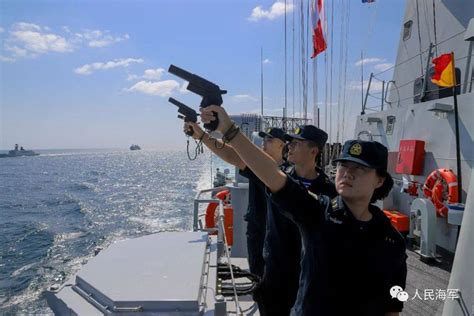 中国派军舰赴索马里海域护航