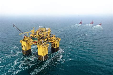 中国海上第一油气田