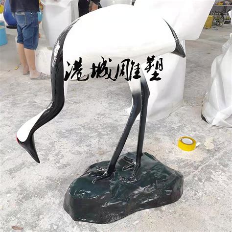 临沧玻璃钢雕塑批发零售