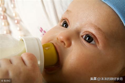 二个月婴儿吐奶喷射状