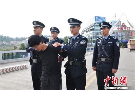 云南双河警察抓获越南人