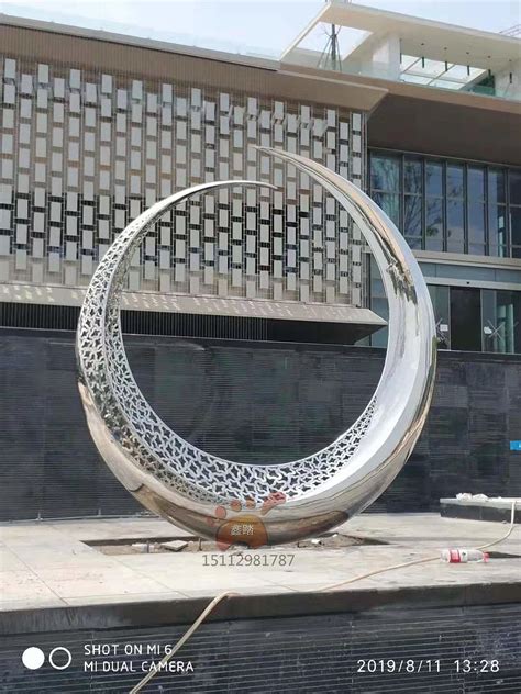 云南镜面不锈钢雕塑设计