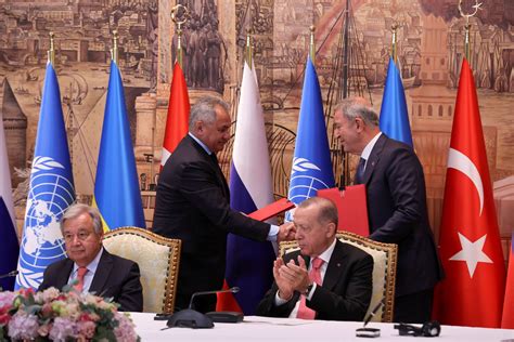 俄乌签署了历史性协议