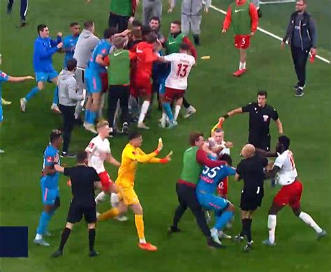 俄罗斯杯球员冲突