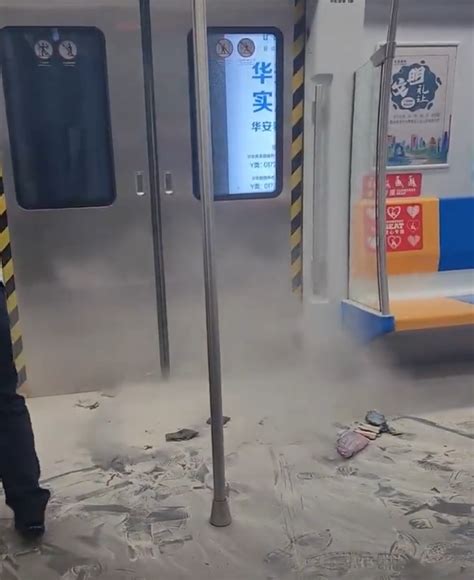 充电宝过热导致地铁站爆炸