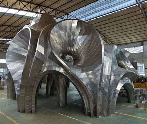 全球最大不锈钢雕塑