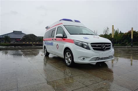 内江市第一人民医院救护车