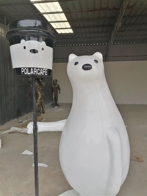 内蒙古卡通玻璃钢动物北极熊雕塑
