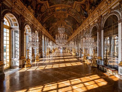 凡尔赛宫内部装修是什么风格