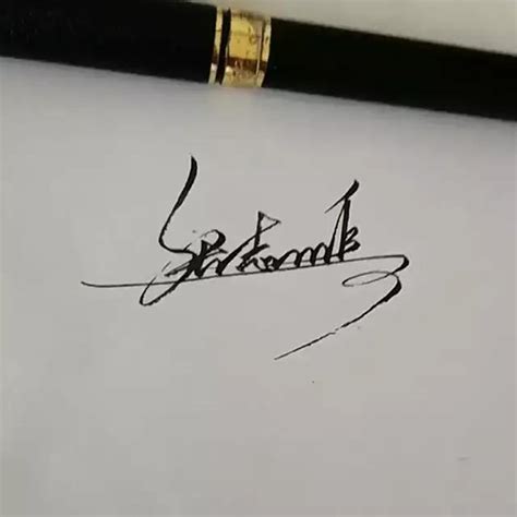 刘利的艺术签名怎么写
