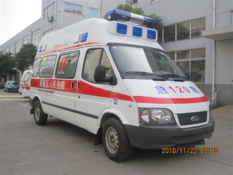 北京长途救护车出租多少钱
