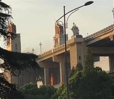 南京长江大桥失火什么原因