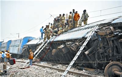 印度火车脱轨死伤人数