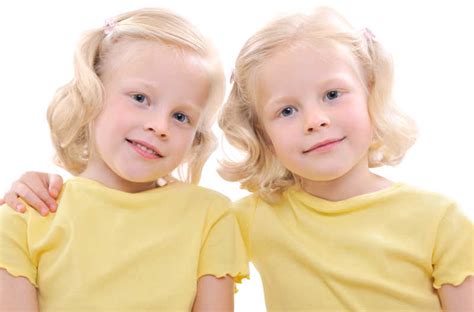 双胞胎女孩取名大全免费2021年