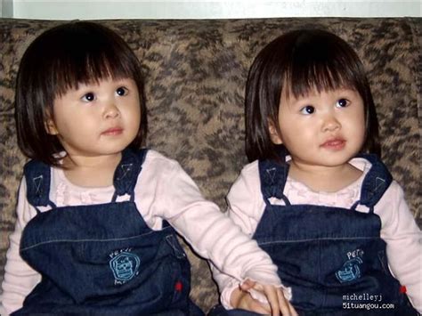 双胞胎女孩起名两字