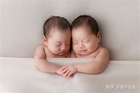 双胞胎男宝宝起名内涵十足