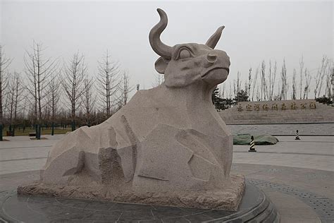 双鸭山水泥景观动物雕塑