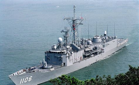 台湾成功级护卫舰图片