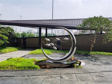 合肥玻璃钢雕塑厂家批发