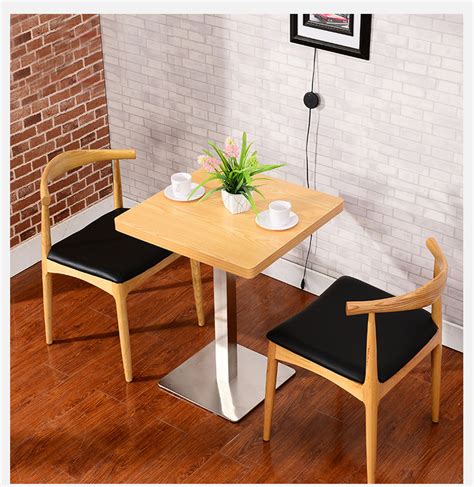 咖啡餐桌椅子