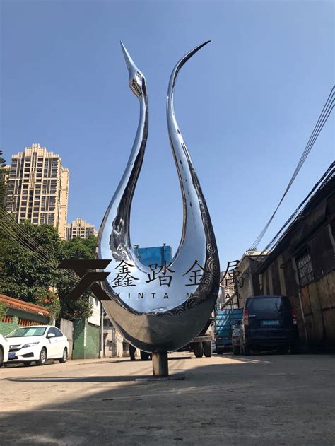 哈尔滨玻璃钢抽象雕塑