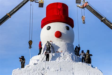 哈尔滨20米巨型雪人