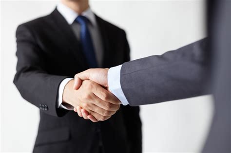 商务谈判如何介绍自己的公司