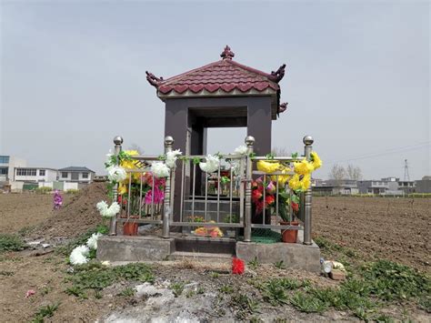 四川农村坟墓图片