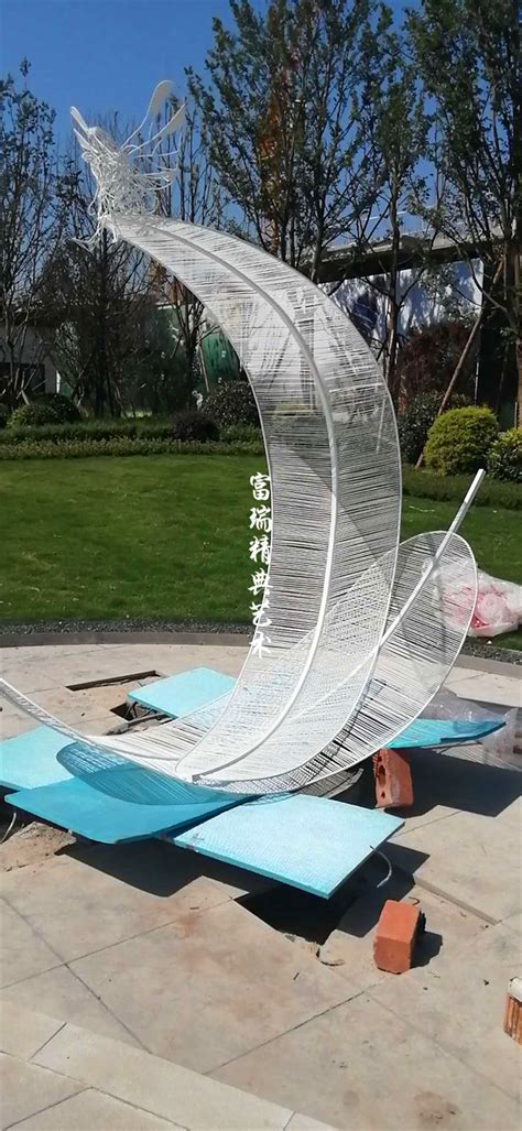 四川镂空广场玻璃钢雕塑制作