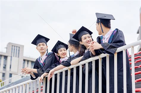 国外大学毕业年龄一般多大