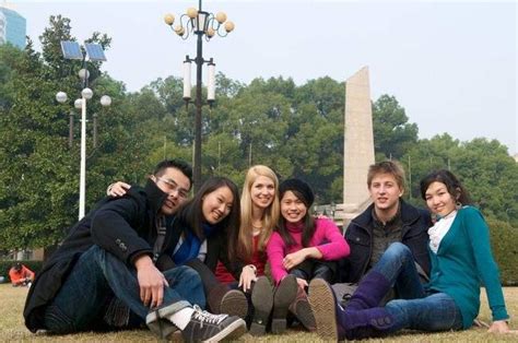 在国外留学能在国外找工作吗