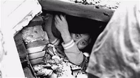 地震被埋的小孩