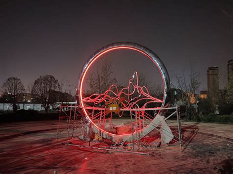 大型不锈钢发光圆环雕塑