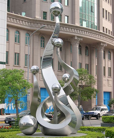 天津商场不锈钢雕塑材质选择
