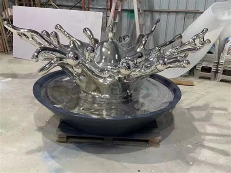 天津玻璃钢电镀雕塑厂家