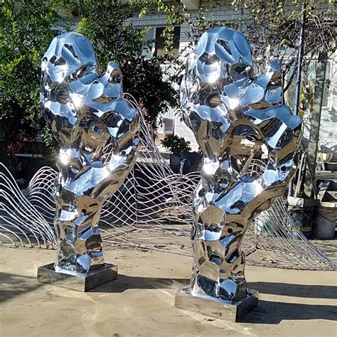 太湖抽象玻璃钢雕塑