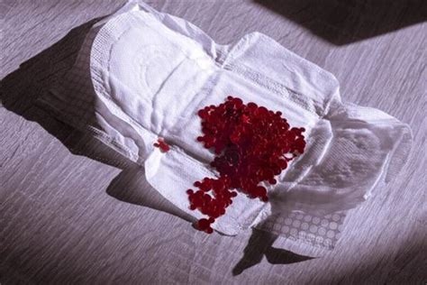 女人梦见自己的月经血是什么预兆