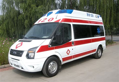 妇幼医院的救护车图片